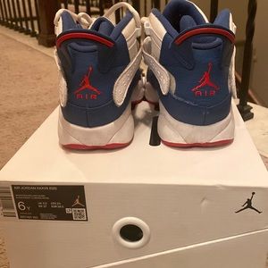 Boys Jordan XXXVII GS  Size 6.5Y in excellent used condition.